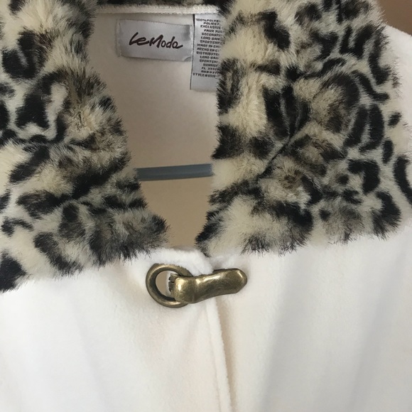 Cape with faux fur collar cold sweater - Picture 5 of 5